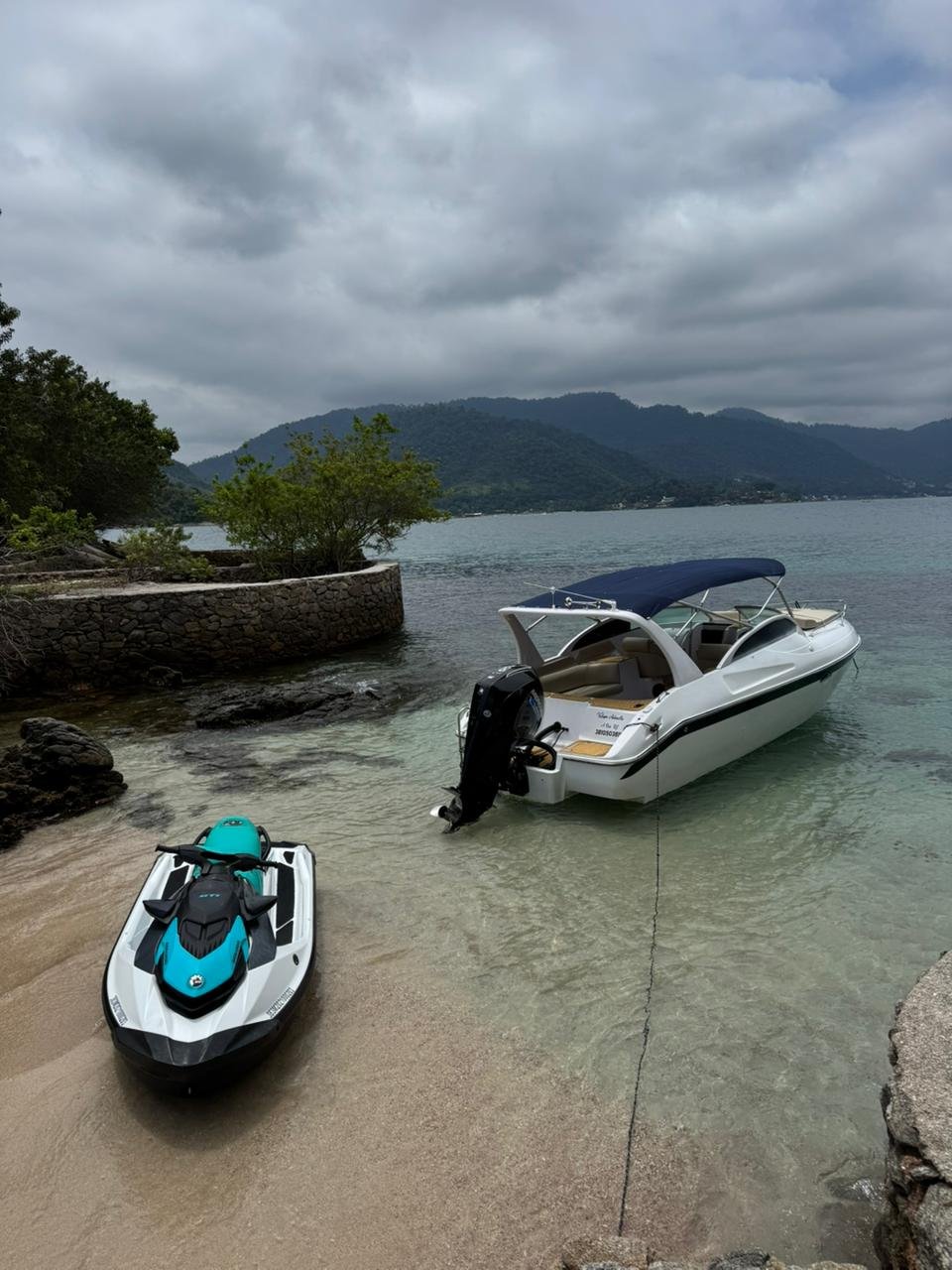 Lancha para aluguel em Angra dos Reis - Lancha Magna 26 pés